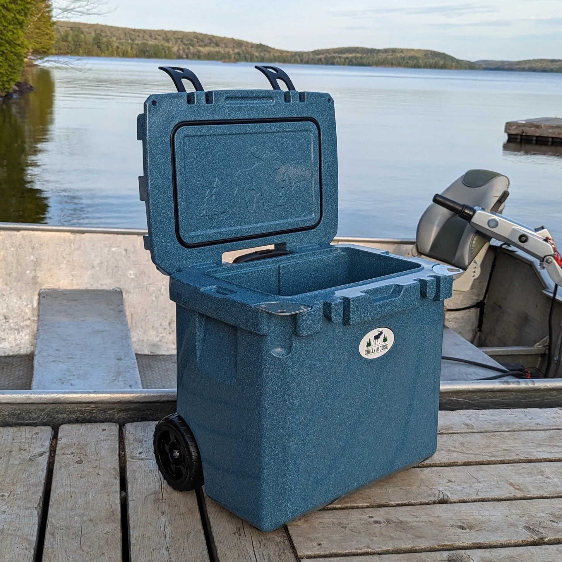 35L Wheeled Explorer Ice Box Cooler - Open Box