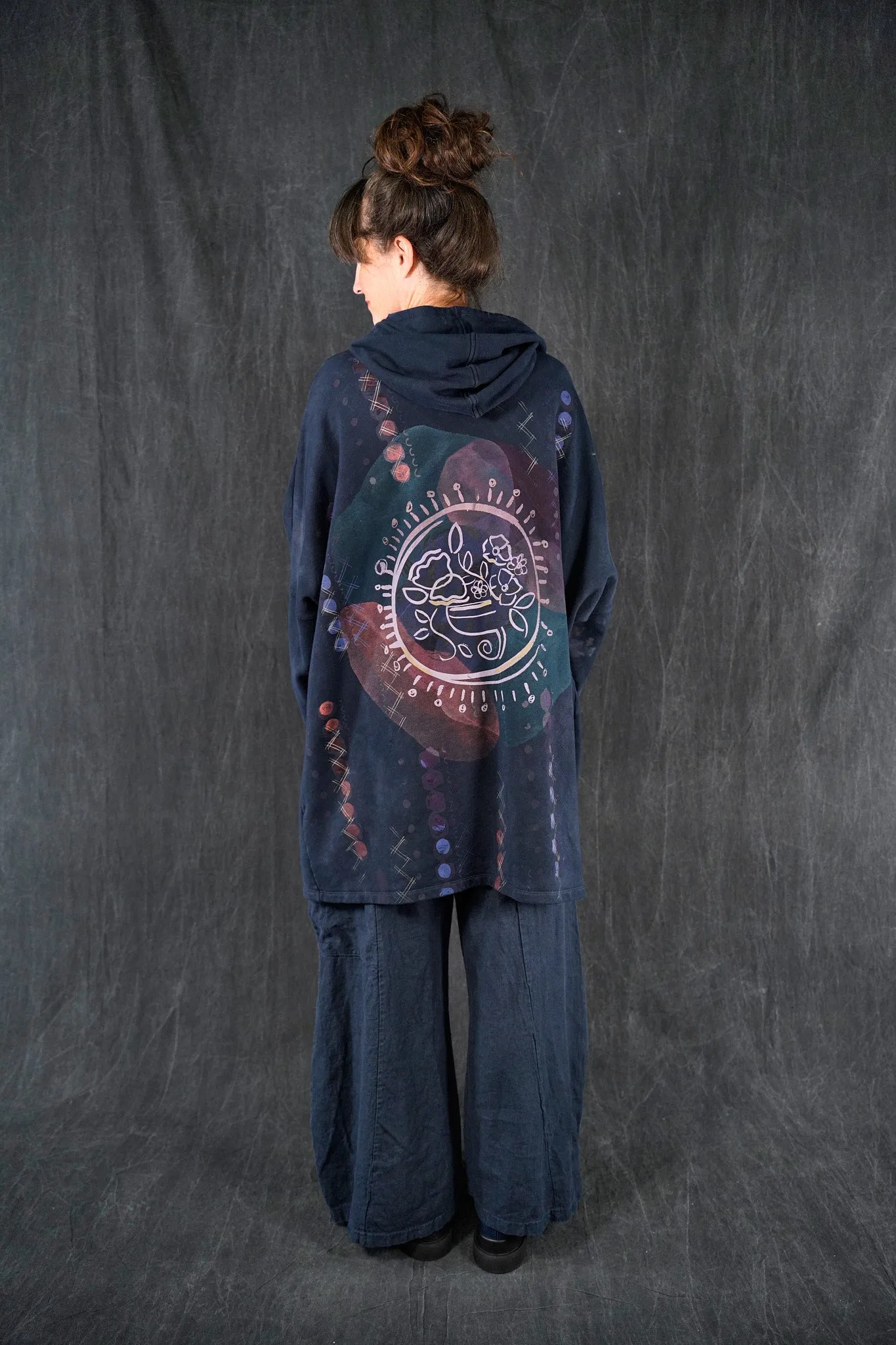 5255 HZ Square Zipper Hoodie Black Still Life