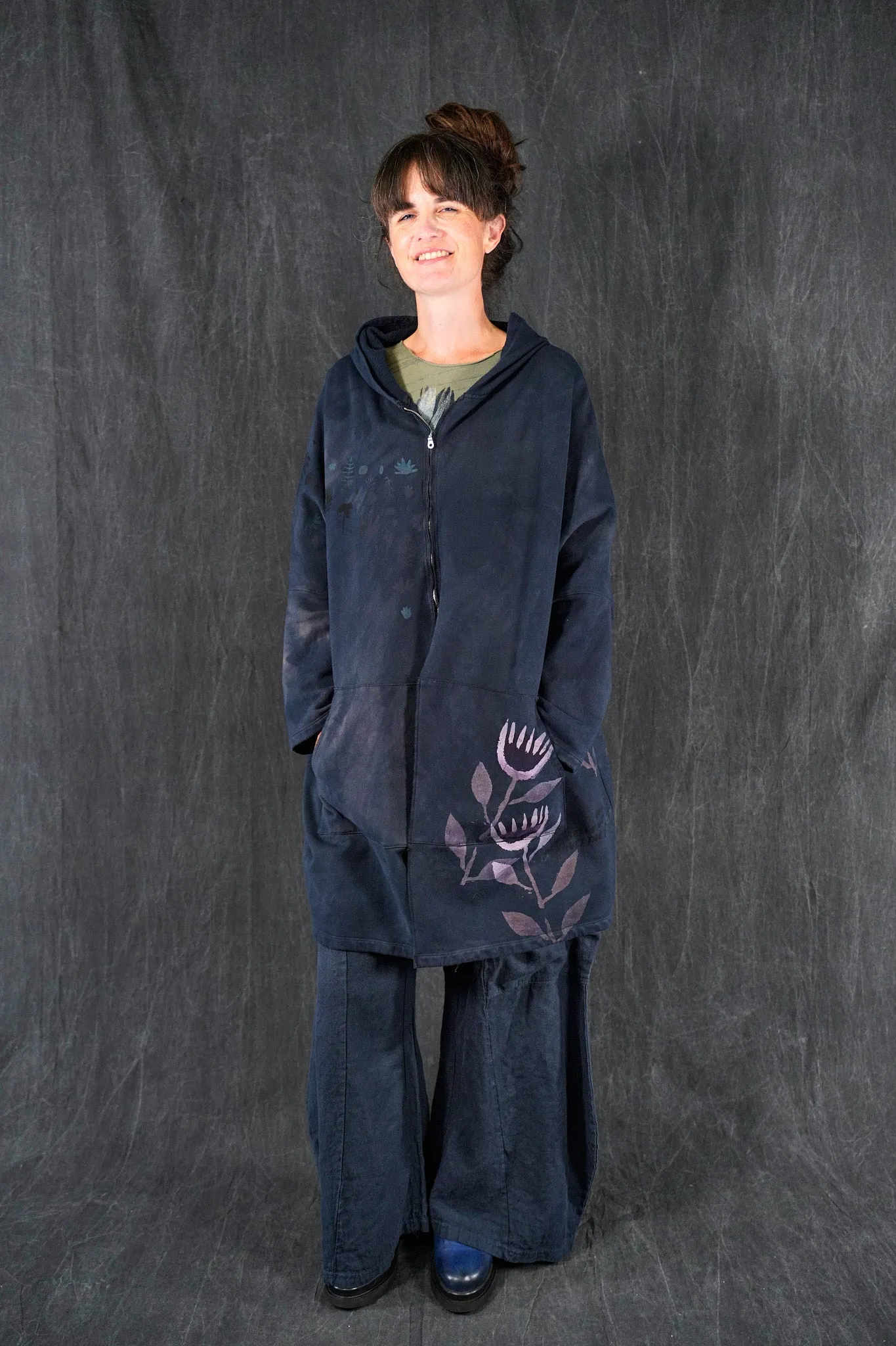 5255 HZ Square Zipper Hoodie Black Still Life