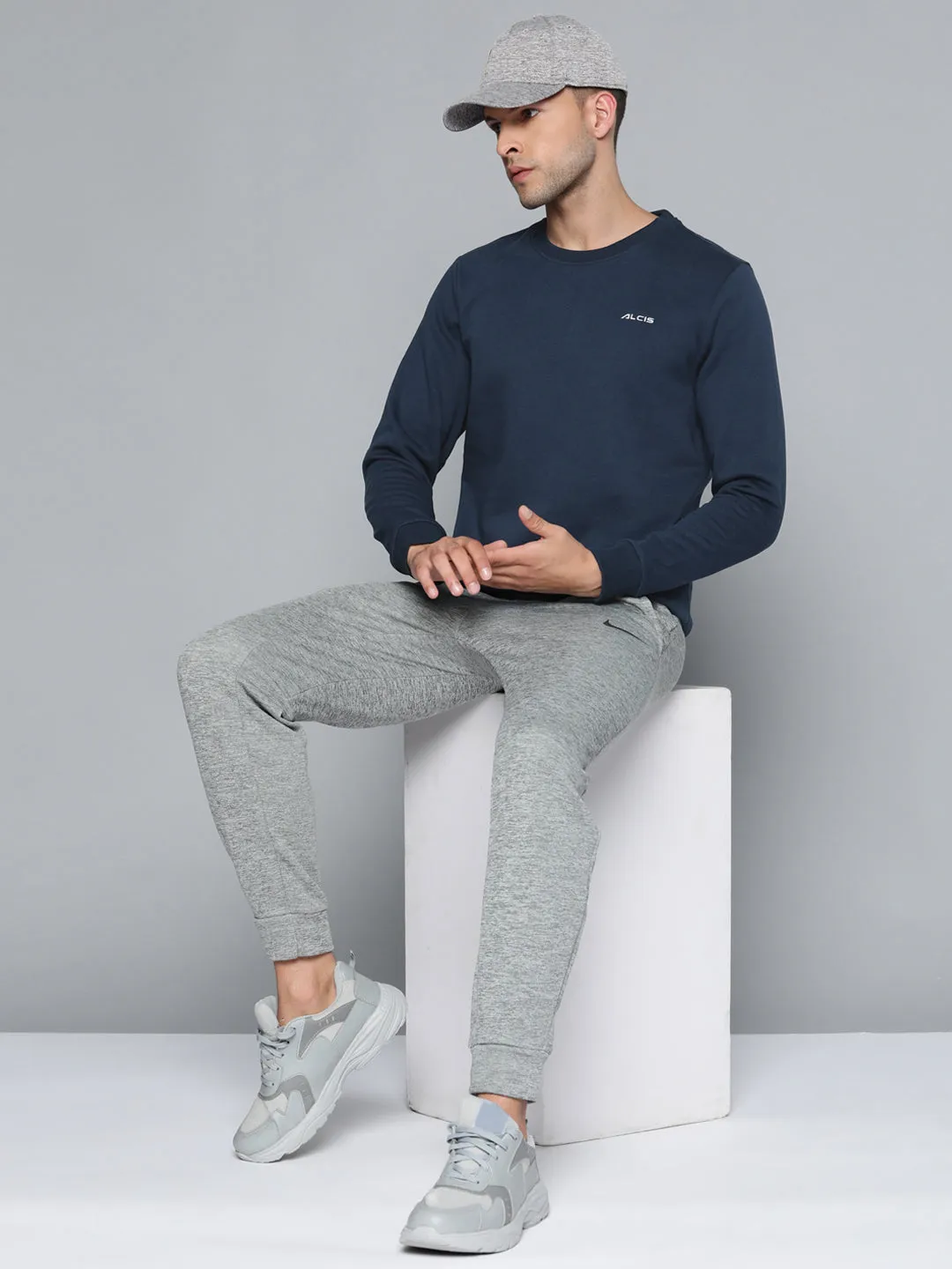 Alcis Men Navy Blue Solid Cotton Sweatshirt
