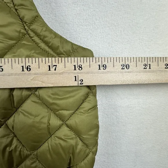 Athleta Jacket Womens Size Medium Green WHISPER FEATHERLESS Vest Puffer Full Zip
