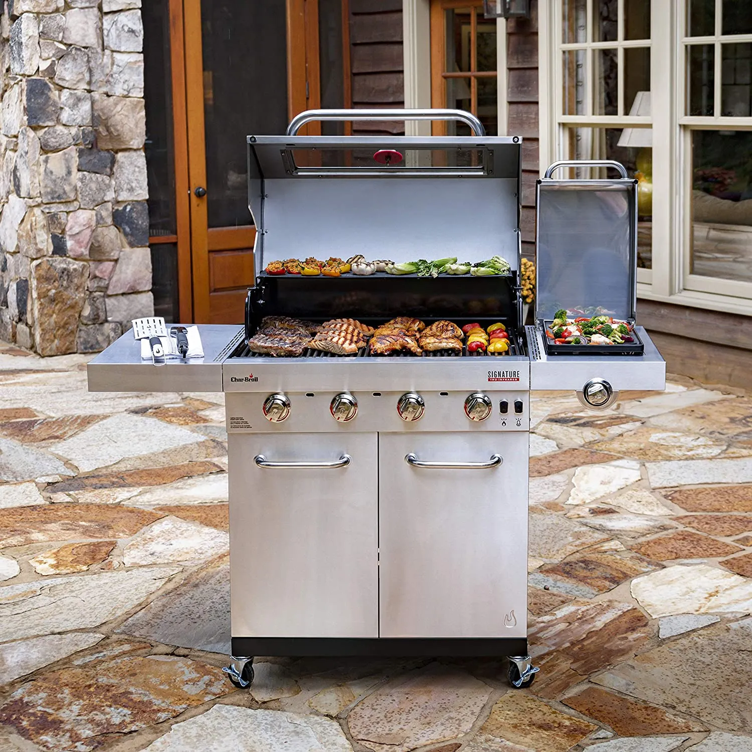 CHAR-BROIL SIGNATURE TRU-INFRARED 4 BURNER CABINBET STYLE GRILL