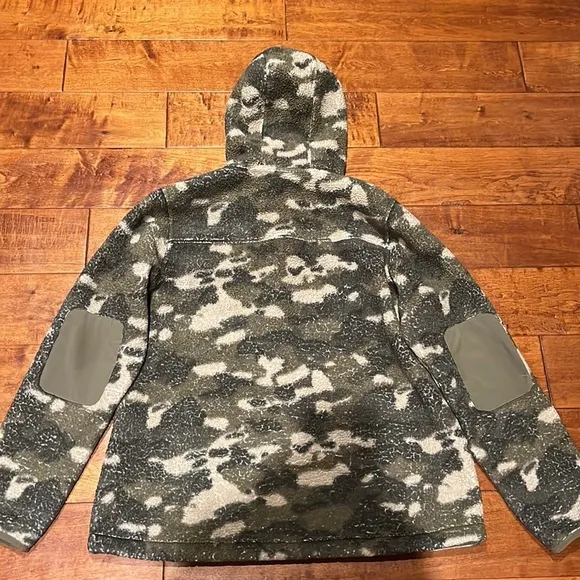 The North Face Campshire Plush Sherpa Hoodie