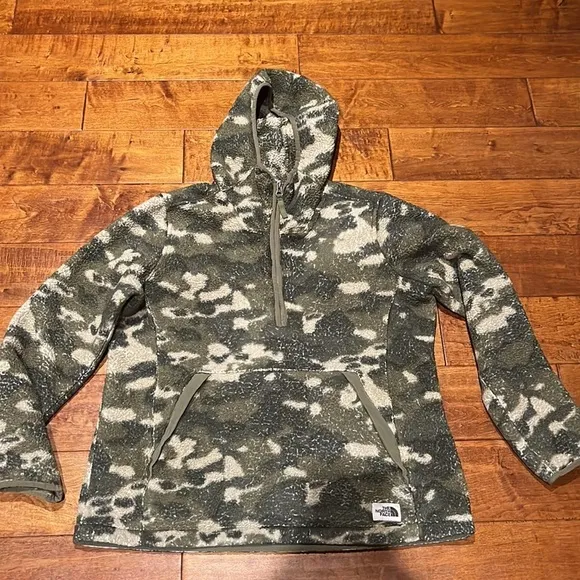 The North Face Campshire Plush Sherpa Hoodie