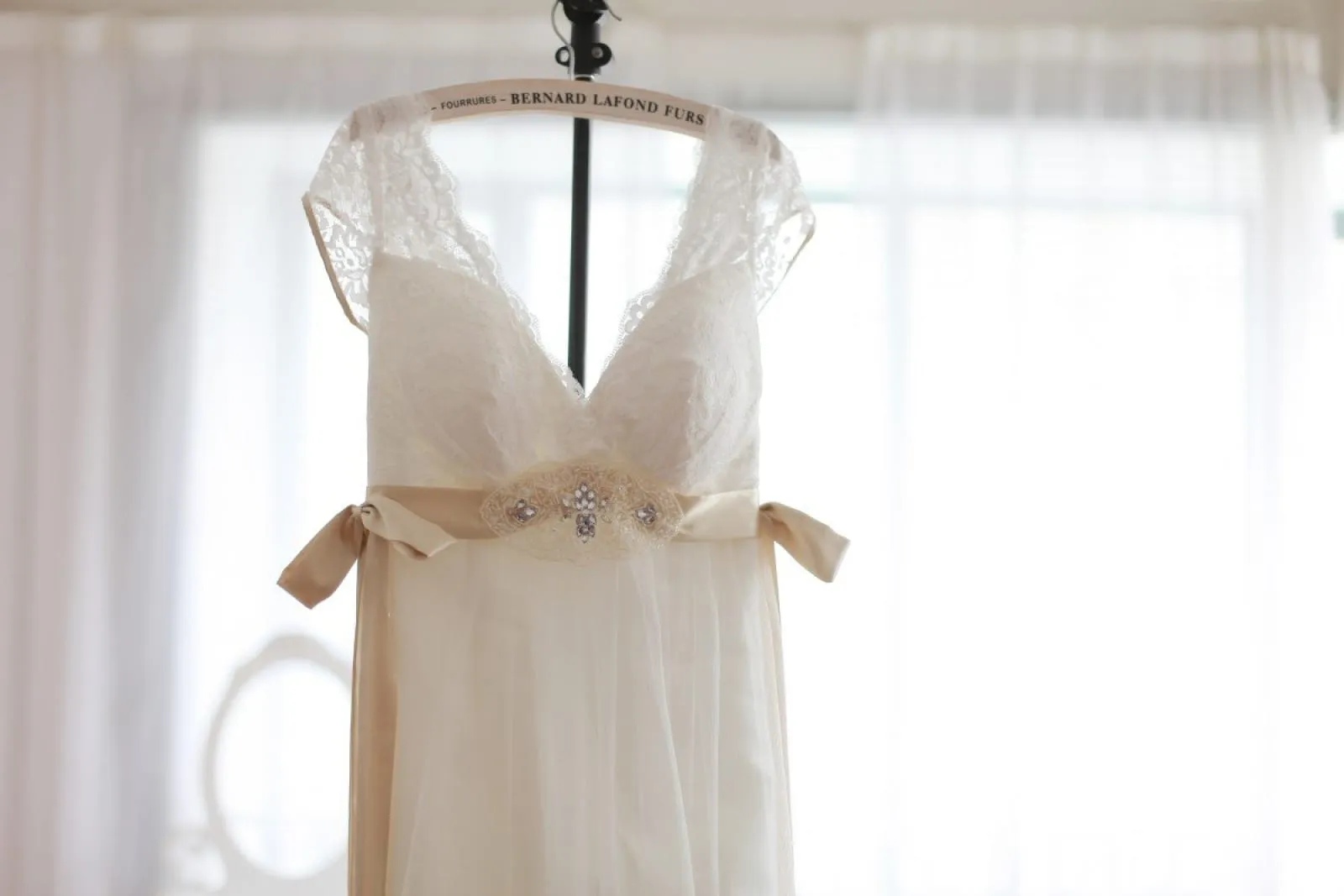Vintage Inspired Lace Tulle Deep V Back Maternity Wedding Dress