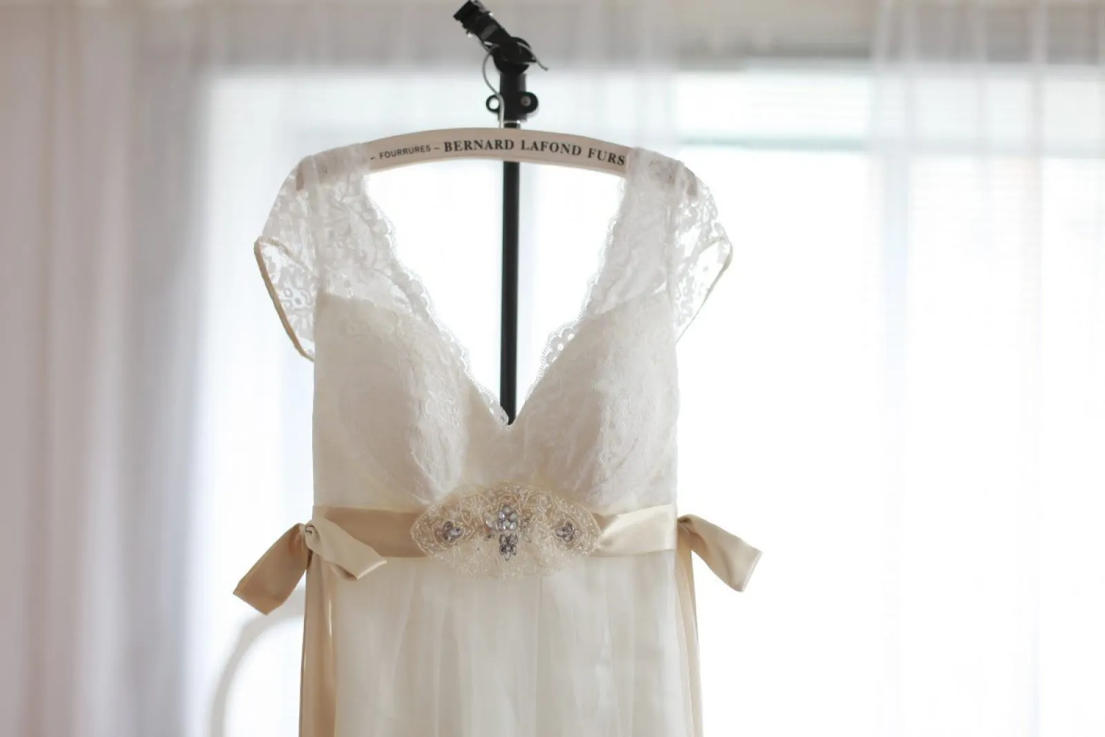 Vintage Inspired Lace Tulle Deep V Back Maternity Wedding Dress