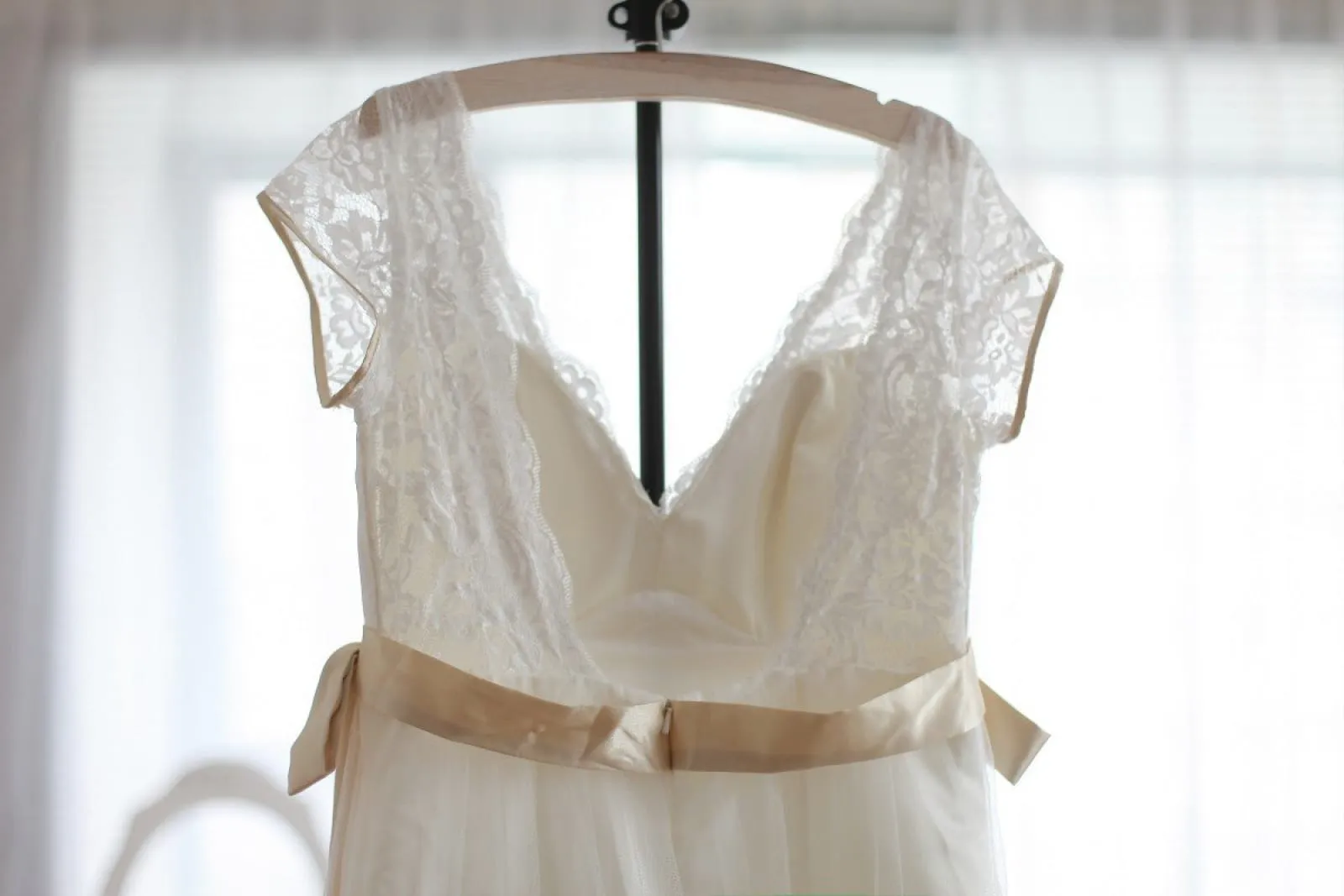 Vintage Inspired Lace Tulle Deep V Back Maternity Wedding Dress